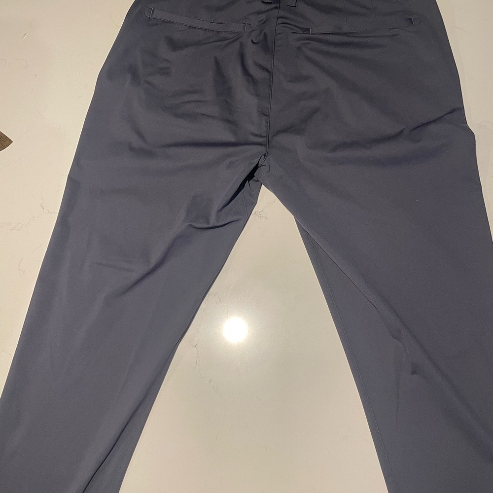 Rhone Men’s Chinos in Charcoal (34x30)